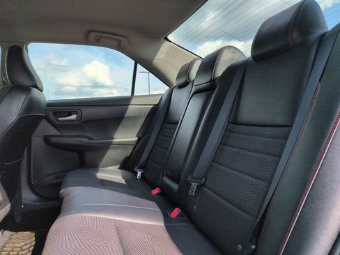 Used 2016 Toyota Camry SE FWD image 22