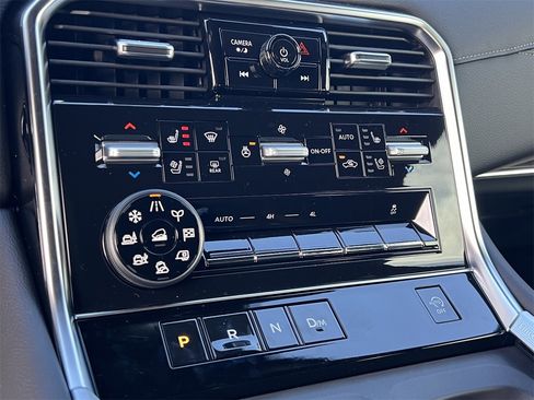 New 2026 Nissan Armada Platinum image 12