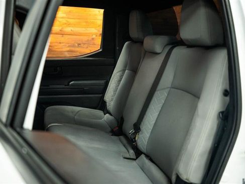 Used 2024 Toyota Tacoma SR5 AWD/4WD image 10