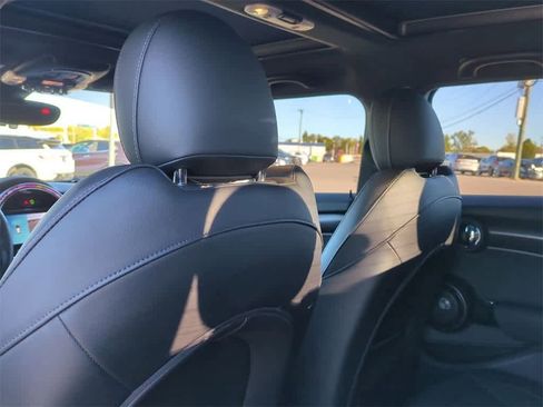 Used 2022 MINI Cooper S w/ Driver Assistance Package image 16