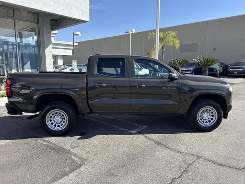 Used 2023 Chevrolet Colorado W/T image 2