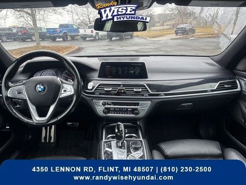 Used 2017 BMW 750i xDrive image 15