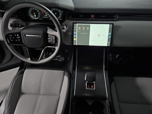 New 2026 Land Rover Range Rover Velar Dynamic SE image 4