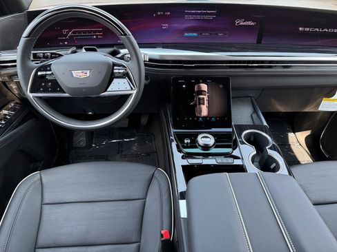 New 2026 Cadillac Escalade ESV Sport AWD/4WD image 15