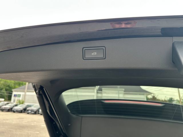 Certified 2025 Volkswagen Tiguan SE AWD/4WD image 34