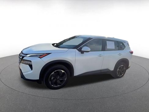 Used 2025 Nissan Rogue SV image 8