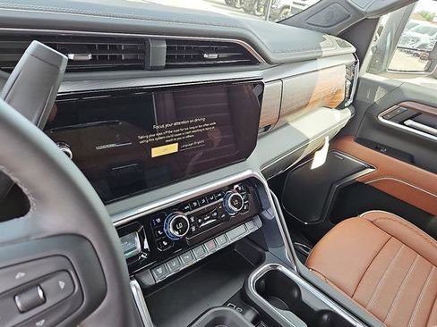 New 2026 GMC Sierra 2500 Denali Ultimate image 18