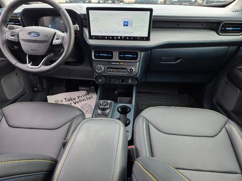 Used 2025 Ford Maverick Lobo AWD/4WD image 2
