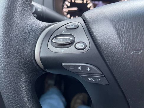 Used 2016 Nissan Pathfinder S image 19