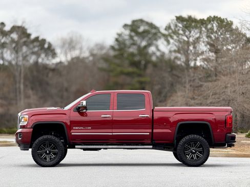 Used 2019 GMC Sierra 3500 Denali w/ Duramax Plus Package image 8