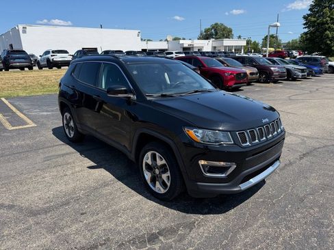 Used 2018 Jeep Compass Limited w/ Navigation Group AWD/4WD image 4