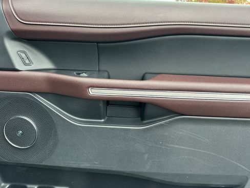 Used 2024 Ford Expedition Max Limited image 21