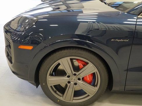New 2026 Porsche Cayenne Turbo image 15
