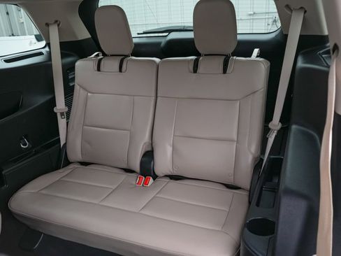 Certified 2023 Ford Explorer XLT w/ Equipment Group 202A image 21