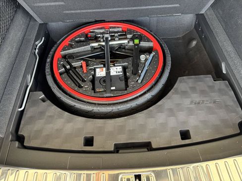 Used 2025 Porsche Cayenne Coupe AWD/4WD image 28