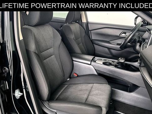 Used 2024 Nissan Rogue SV FWD image 9