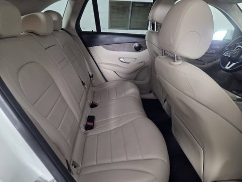 Used 2022 Mercedes-Benz GLC 300 4MATIC w/ Premium Package Lite image 30