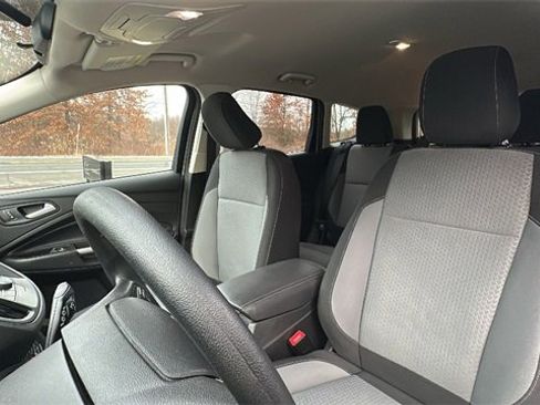 Used 2019 Ford Escape SE image 19