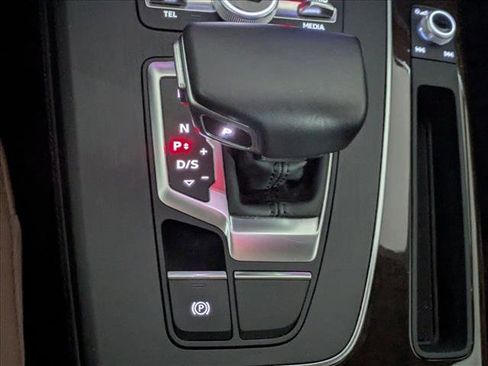 Used 2020 Audi Q5 2.0T Premium Plus w/ Premium Plus Package image 12