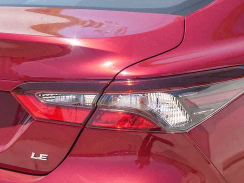 Used 2021 Toyota Camry LE w/ Carpet Mat Package (TMS) FWD image 10