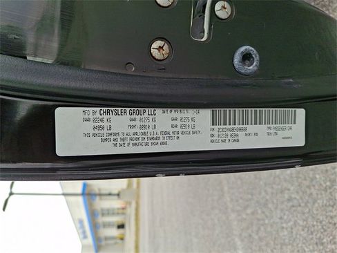 Used 2014 Dodge Challenger SXT image 29