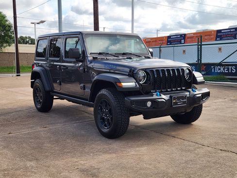 Used 2023 Jeep Wrangler Unlimited w/ 8.4" Radio Group AWD/4WD image 4
