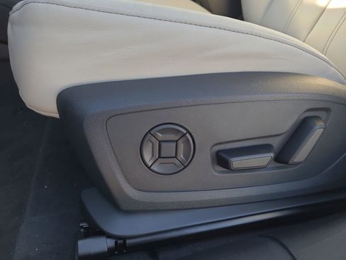 New 2025 Audi A6 e-tron Premium Plus image 19