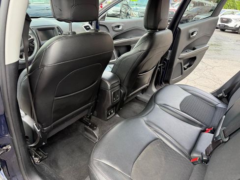 Used 2019 Jeep Compass Latitude AWD/4WD image 26