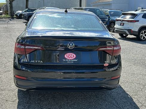 Used 2023 Volkswagen Jetta SE w/ Panoramic Sunroof Package FWD image 5