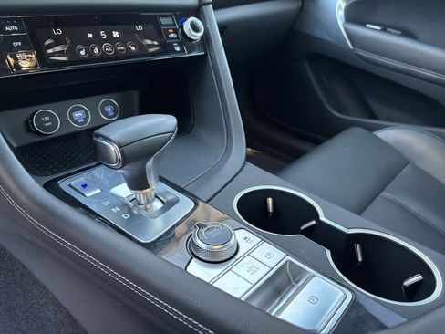 Used 2025 Genesis G70 2.5T image 43