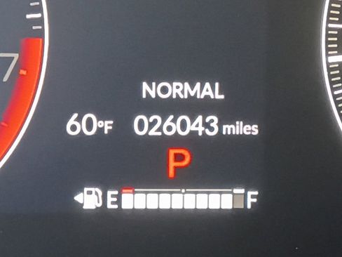 Used 2025 Honda HR-V LX image 2