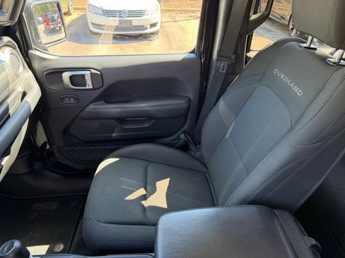 Used 2020 Jeep Gladiator Overland image 32