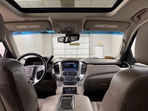 Used 2017 GMC Yukon SLT w/ Premium Edition image 23