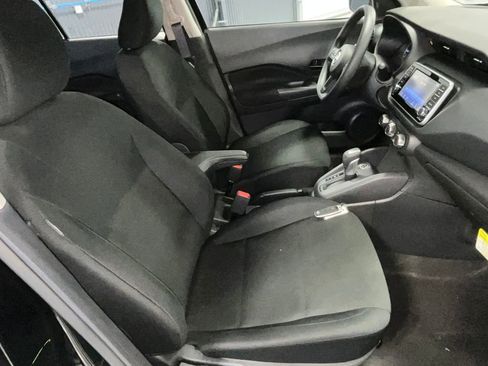 Certified 2025 Nissan Kicks Play S image 14