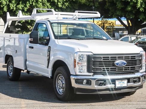 New 2025 Ford F250 XL w/ XL Chrome Package image 3