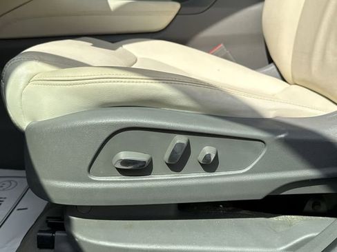 Used 2018 Cadillac XT5 Luxury w/ Driver Awareness Package image 14