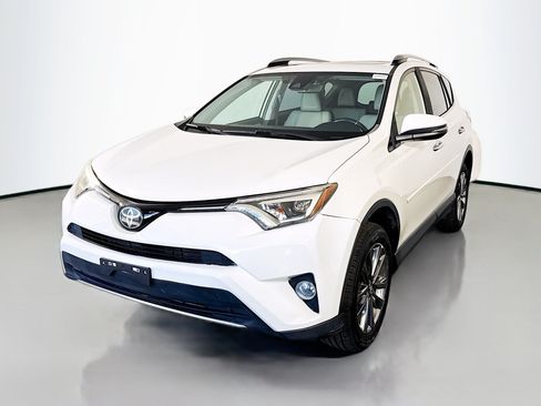 Used 2018 Toyota RAV4 Limited FWD image 4
