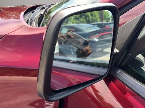 Used 2019 Dodge Durango SXT image 13