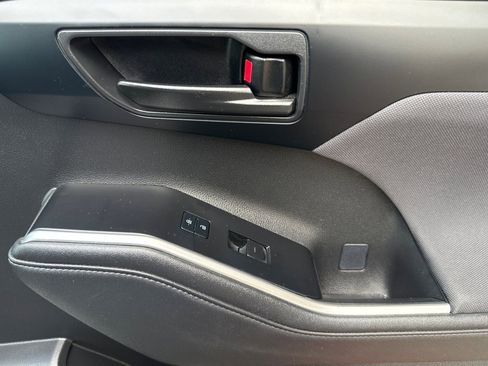 Certified 2023 Toyota Highlander LE image 20