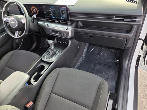 Used 2025 Hyundai Kona SEL image 16