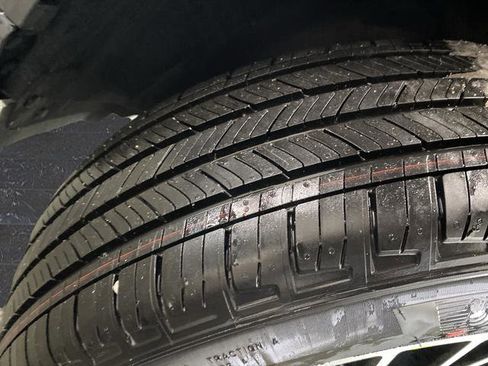 New 2026 Ford Escape SE w/ PHEV Premium Package image 34