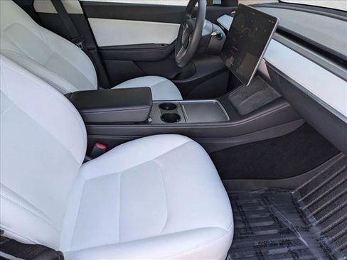 Used 2022 Tesla Model Y Performance image 20