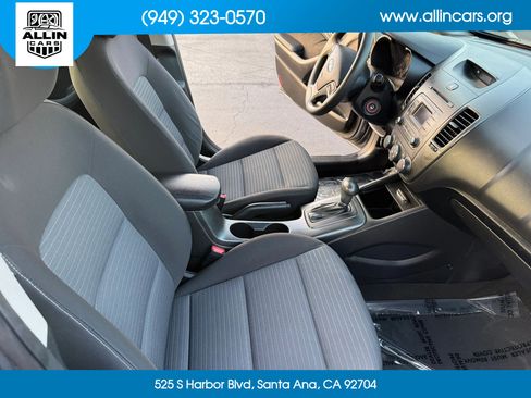 Used 2015 Kia Forte LX w/ Popular Package FWD image 4