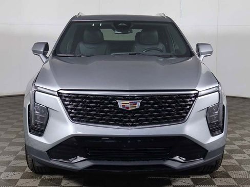 Used 2024 Cadillac XT4 Premium Luxury image 9