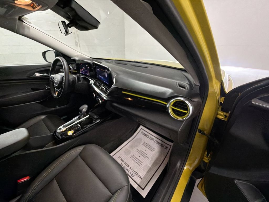 Certified 2024 Chevrolet Trax ACTIV FWD image 26