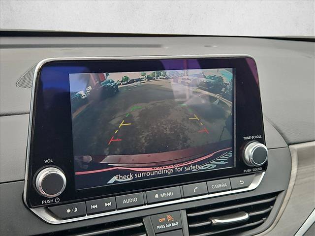 Used 2025 Nissan Altima 2.5 SV FWD image 18