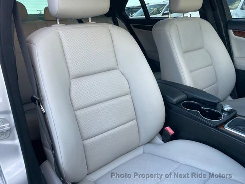 Used 2012 Mercedes-Benz C 250 Sedan image 14