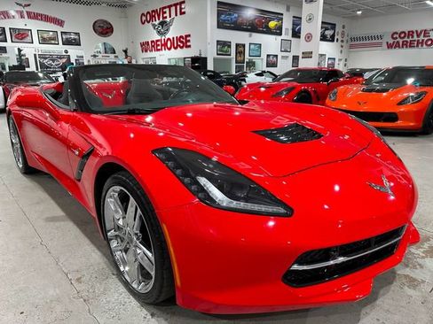 Used 2018 Chevrolet Corvette Stingray Convertible w/ 3LT Preferred Equipment Group RWD image 25