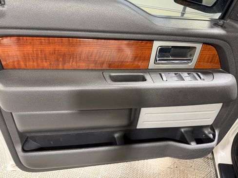 Used 2010 Ford F150 Lariat image 26