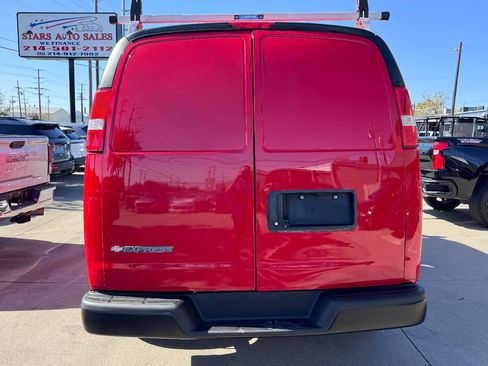 Used 2021 Chevrolet Express 2500 2500 3dr Cargo Van w/ Driver Convenience Package image 9